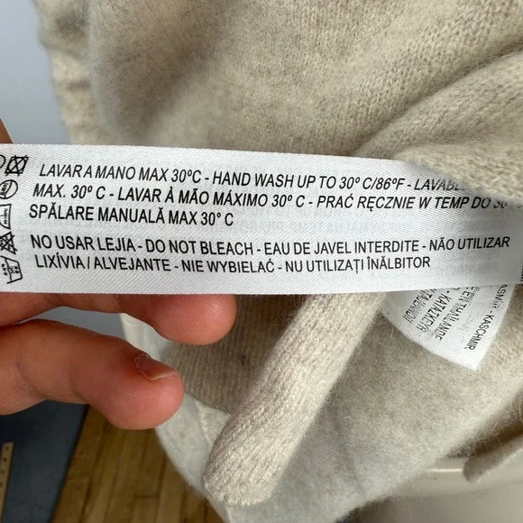 ZARA KNIT 100% Cashmere Oatmeal Beige V-Neck Sweater Size S - Picture 5 of 7